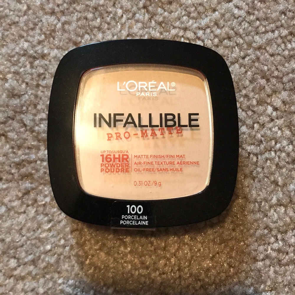 L’Oréal Infallible Pro-Matte Powder Foundation